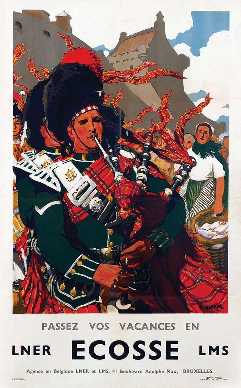 A 1935 poster by Christopher Clark for the LNER and LMS: a Highland piper in a feather bonnet and kilt playing the bagpipes, with the French words Passez vos vacances en Ecosse